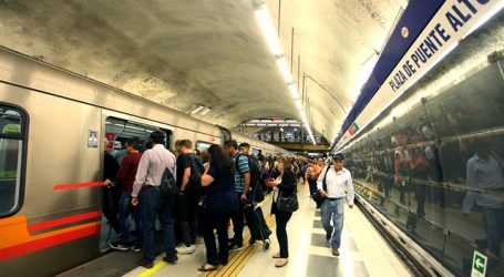 Cierran dos estaciones de Línea 4 del Metro por disturbios en el exterior