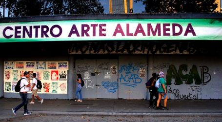 Cine Arte Alameda: Informe de Bomberos no inculpa a Carabineros por incendio