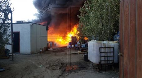 Seremi de Salud realizará sumario tras incendio en empresa de Malloco