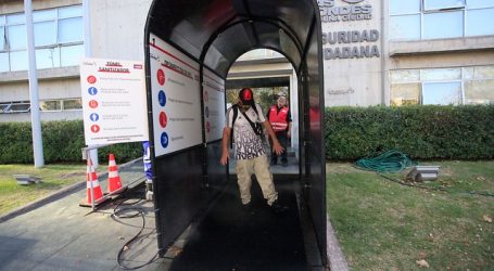 Lavín presenta primer túnel sanitizador en Las Condes para prevenir el Covid-19