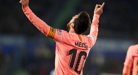 Messi sigue al margen, pero pisa el césped: “¡Cómo extrañaba el Camp Nou!”