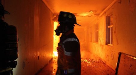 Incendio consumió internado en Lanalhue tras ataque incendiario en Cañete