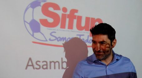 Ex futbolistas presentan recurso en contra del Sifup por el Fondo de Retiro