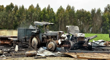 Ataque incendiario en la Región de La Araucanía dejó 13 vehículos quemados