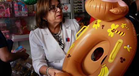 Seremi de Salud RM advirtió riesgos por el uso de flotadores