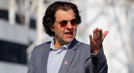 Mosa afirmó que encontrar el ‘9’ es prioridad y no descarta sumar otro refuerzo