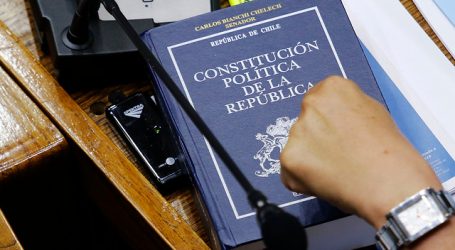 Constitución: Expertos de CIEPLAN y CEP coinciden en riesgos del caso colombiano