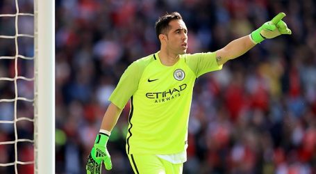 Premier: Bravo comienza bien el 2020 al jugar en triunfo del City sobre Everton