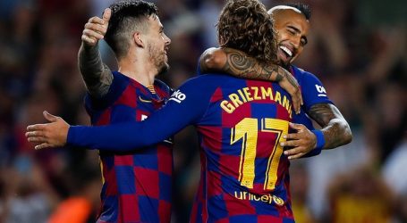 FC Barcelona con Vidal goleó al Eibar y se coloca momentáneamente en la cima