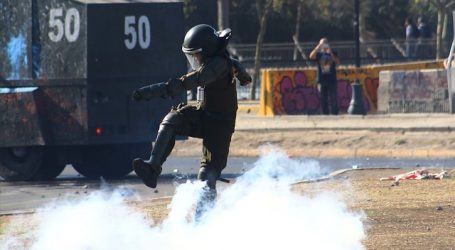 Dos detenidos y un policía herido en incidentes con ambulantes en Viña del Mar