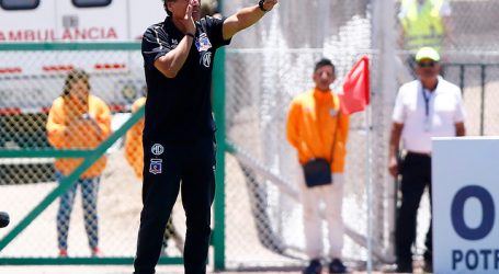 Mario Salas solo tiene un 48% de rendimiento como visita en Colo Colo