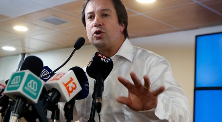 Caso Hasbún: Ministro Palacios decide suspender su militancia en la UDI