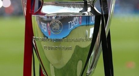 Champions: FC Barcelona de Vidal inicia la fase final visitando al Napoli