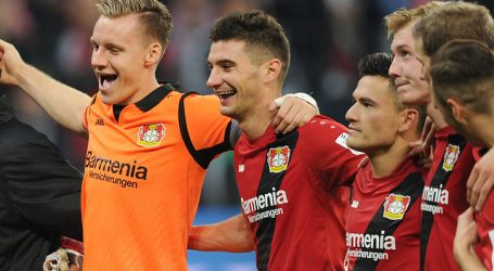 Bayer Leverkusen de Aránguiz avanzó a cuartos de final de la Copa de Alemania
