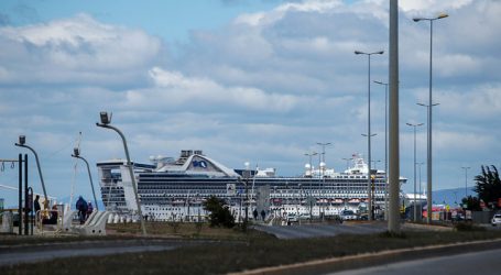 Molestia en vecinos causó desembarco de dos cruceros en Punta Arenas