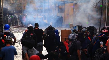 35 detenidos tras manifestaciones del viernes en Santiago