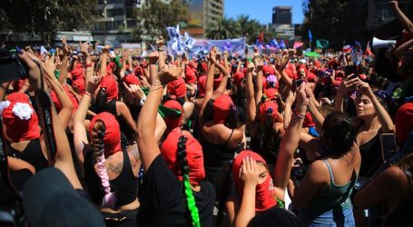 Ministro Blumel califica como “normal y razonable” marcha del 8M