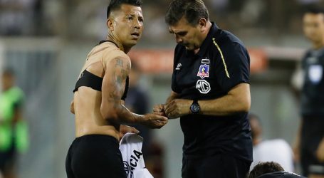 Leonardo Valencia preocupa en Colo Colo por lesión en su hombro