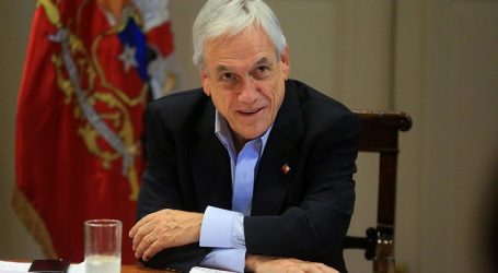 Consejo asesor recomienda a Piñera no suspender clases en colegios por ahora