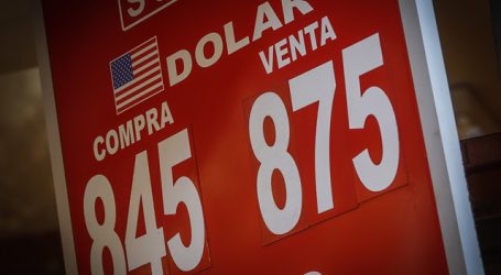 El dólar registró una fuerte baja y cayó por debajo de los 850 pesos