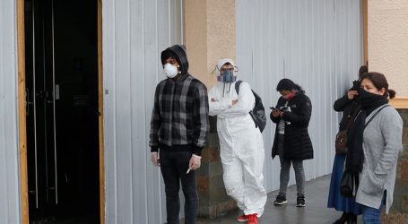 COVID-19: Personas entre 30 y 44 años encabezan casos de contagios en Chile