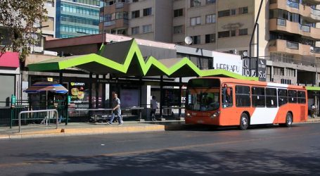 Piden que buses de Carabineros y FF.AA. sean puestos a disposición de la gente