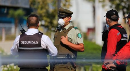 Asaltante detenido tras robo en San Miguel, huye en patrulla policial