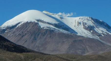 Sernageomin reportó enjambre sísmico en el volcán Parinacota