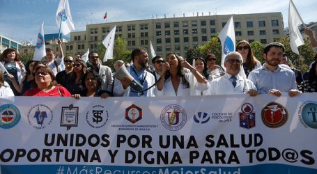 Matronas: “Embarazadas no son consideradas población de riesgo en la pandemia”