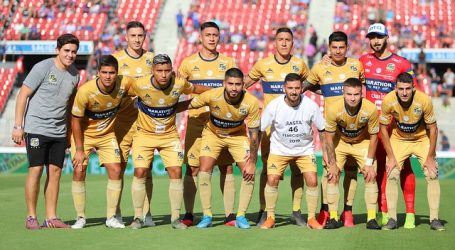 Futbolista de Everton de Viña del Mar dio positivo a examen por COVID-19