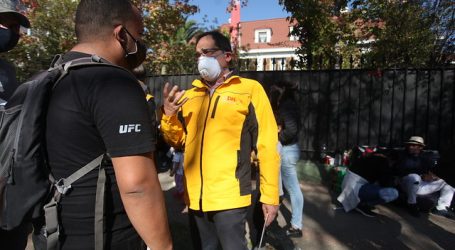 Más de 200 personas acampan en la embajada de Venezuela en Providencia