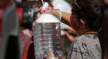 Bomberos de Quinta Normal proveen amonio cuaternario gratis en Pudahuel Sur