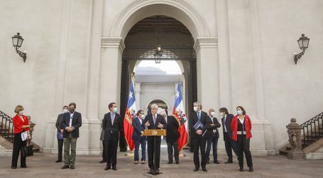 Piñera anunció multimillonaria ayuda económica a los municipios por COVID-19