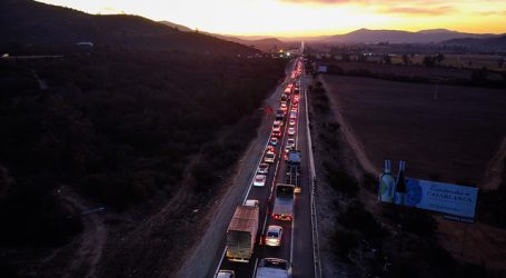 Gran congestión vehicular hacia la costa antes del inicio de amplia cuarentena