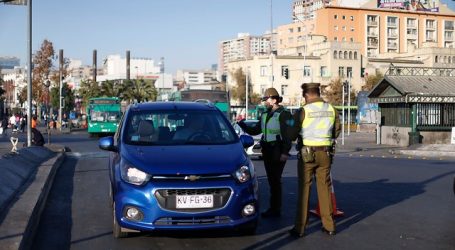 MTT:  Baja de 29% en flujo de autos en el día hábil de cuarentena en Santiago