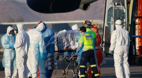 Parlamentarios piden al Gobierno cambiar estrategia ante el COVID-19