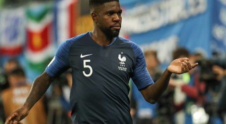 Samuel Umtiti se lesiona el sóleo de la pierna derecha en práctica del Barcelona