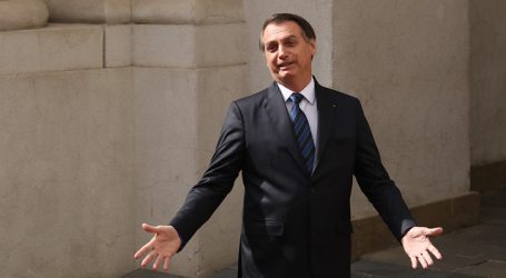 Bolsonaro insiste que OMS exagera y pide a autoridades locales abrir el comercio