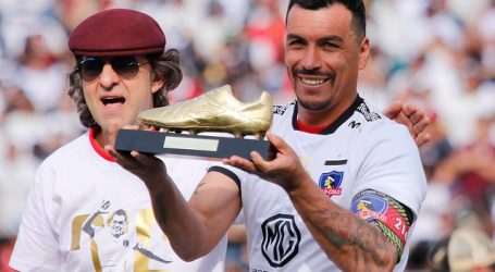 Paredes: “Saludar a todos los colocolinos que celebran un día muy especial”