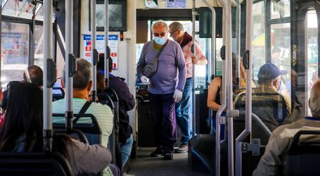Tarjeta adulto mayor de transporte público implica inversión de $90 mil millones