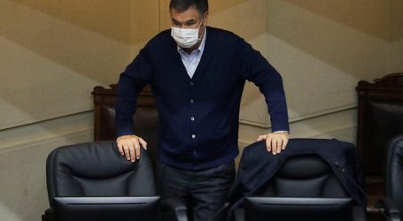 Tras presentar malestar y fiebre alta fue hospitalizado el senador Ossandón