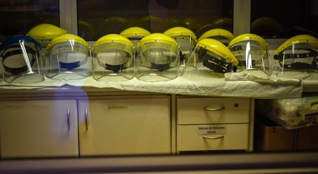 Hospital de Arica recibió donación de 41 protectores faciales