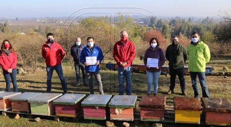 Gobierno entregó indemnizaciones a apicultores afectados por la crisis hídrica