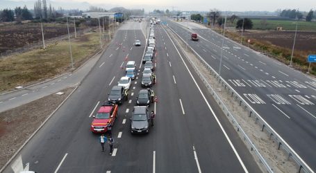 Salida de vehículos desde la Región Metropolitana disminuyó en un 78,2%