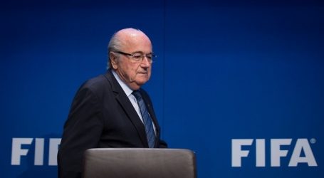 Blatter cree que tuvo que dejar la FIFA por la presión de la justicia de EE.UU.