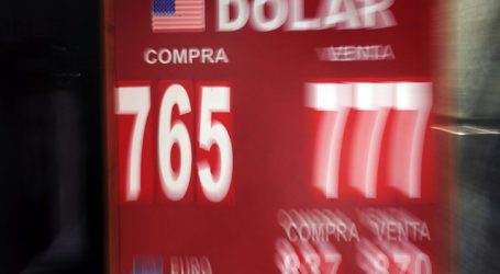 El dólar operó por tercer día seguido a la baja y se acercó a los $765
