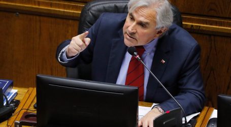 Iván Moreira renuncia como jefe de bancada de senadores UDI