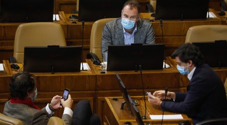 Cinco diputados renuncian a bancada RN tras apoyo al retiro de fondos de AFP