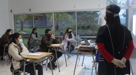 Bajo medidas de seguridad escuelas de Rapa Nui retornaron a clases presenciales