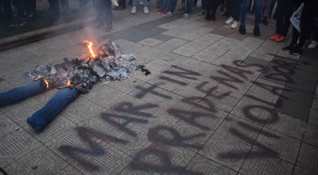 Protestas se registran en varias regiones en contra de Martín Pradenas